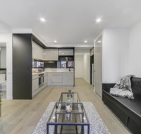 A Modern 2BR Apt 5-min Walk to Melbourne Central - Accommodation in Bendigo