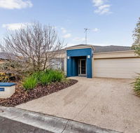 A TOUCH OF CLASS - PET FRIENDLY OUTSIDE ONLY - Accommodation in Bendigo