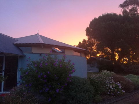 A Victor Harbour Retreat Aldinga-The Round Cottage - Accommodation in Bendigo 1