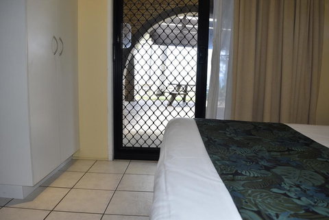 ABSOLUTE BEACH FRONT MACKAY - Comfort Resort Blue Pacific - Accommodation in Bendigo 2