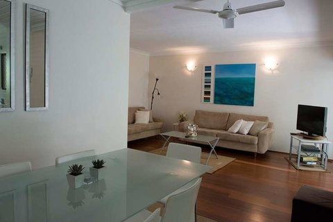 Absolute Beachfront - Mooloolaba - Accommodation in Bendigo 2