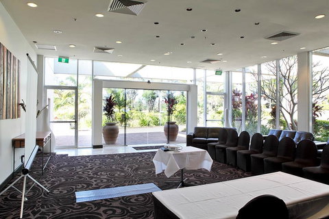 Absolute Beachfront Opal Cove Resort - Accommodation in Bendigo 2