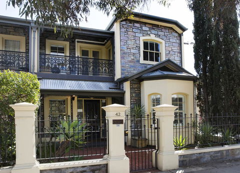 Adelaide Mackinnon - Accommodation in Bendigo 0