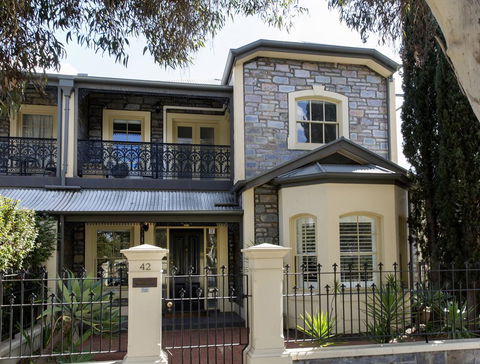 Adelaide Mackinnon - Accommodation in Bendigo 1