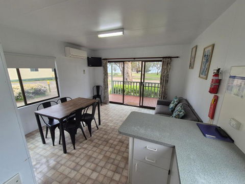 Eagle Point Caravan Park - Accommodation in Bendigo 2