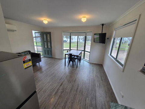 Eagle Point Caravan Park - Accommodation in Bendigo 4