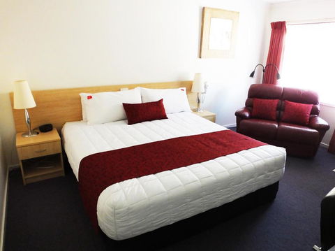 Edinburgh Motor Inn - Accommodation in Bendigo 2