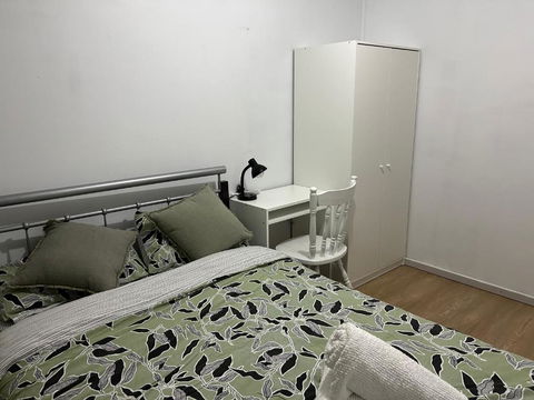 Double Room Share Bathroom And Kitchen - Accommodation in Bendigo 1