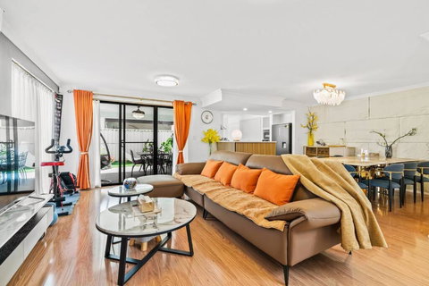 Equitice Autumn Moonlight Villa - Accommodation in Bendigo 0