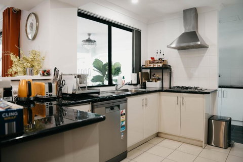 Equitice Autumn Moonlight Villa - Accommodation in Bendigo 1