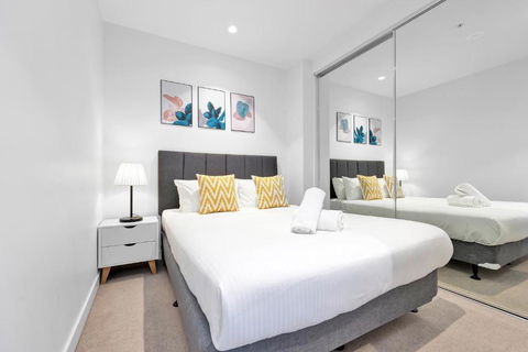 EPORO Tower Modern Apartments Melbourne Central CBD - Accommodation in Bendigo 1