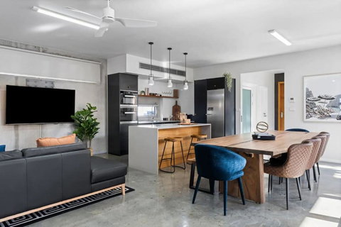 Exquisite Beachside Mansion - Accommodation in Bendigo 0