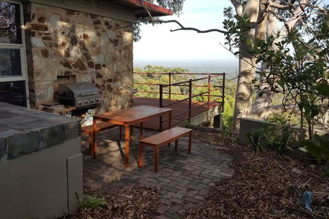 Family Home Prestigious Suburb Panoramic Views - Accommodation in Bendigo 1