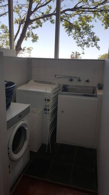 Family Home Prestigious Suburb Panoramic Views - Accommodation in Bendigo 2