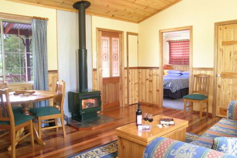 Fergies Hill Spa Cottage @ Granite Ridge Wines - Accommodation in Bendigo 3