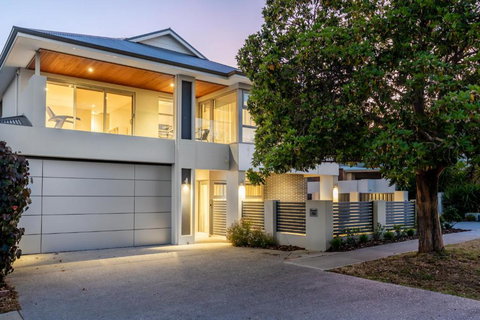 Family Vacation Escapade Shops Beach And Sun Await - Accommodation in Bendigo 3