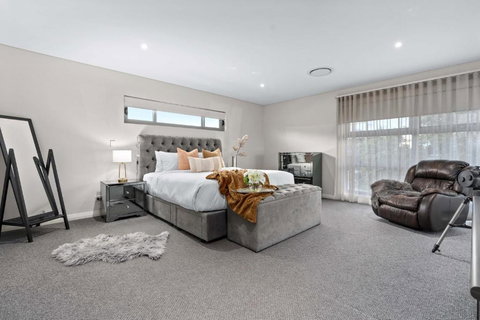 Family Vacation Escapade Shops Beach And Sun Await - Accommodation in Bendigo 4