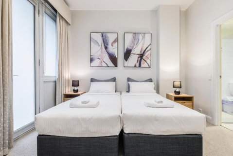 Fabulous Collins Street Luxury 2 BR Apartment - Accommodation in Bendigo 2