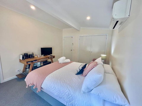 Galbraith Beach Studios - Studio 2 - Accommodation in Bendigo 0