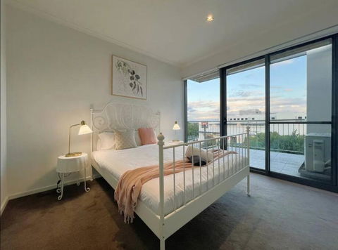 GW24-1 BATH 2 BR At The Glen With FREE Parking And Balcony - Accommodation in Bendigo 0