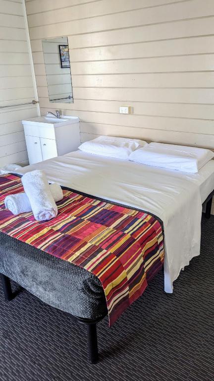 GRAND CENTRAL HOTEL PROSERPINE - Accommodation in Bendigo 0