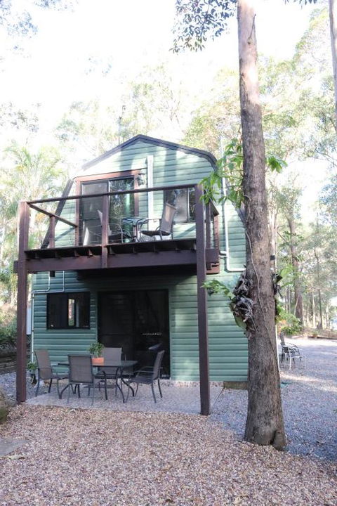 GREEN TREES CHALET Australia Zoo Close By - Accommodation in Bendigo 1
