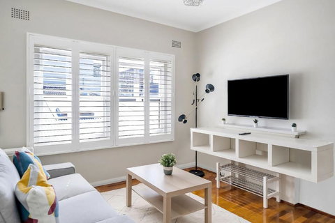 Hall St Hideaway In The Heart Of Bondi Beach - Accommodation in Bendigo 0