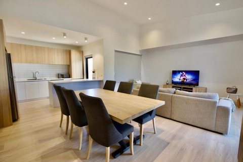 Hamilton By The Bay 3 Newly Built - Accommodation in Bendigo 0