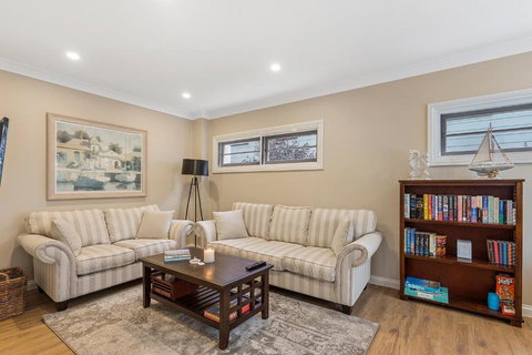 Hamptons At The Bay - Accommodation in Bendigo 1