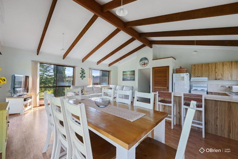 Happy Cowes Retreat Phillip Island - Accommodation in Bendigo 0