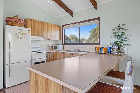 Happy Cowes Retreat Phillip Island - Accommodation in Bendigo 3