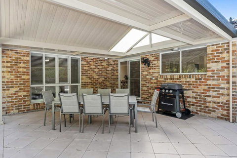 Halyard Beach Haven Dive Into Bliss - Accommodation in Bendigo 2