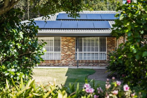 Halyard Beach Haven Dive Into Bliss - Accommodation in Bendigo 3