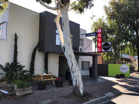 Hello Adelaide Motel And Apartments - Accommodation in Bendigo 0