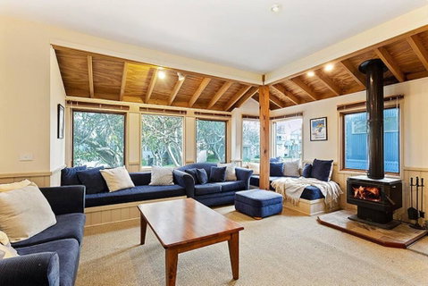 HAY SHED Chalet, Alpine-getaways - Accommodation in Bendigo 2