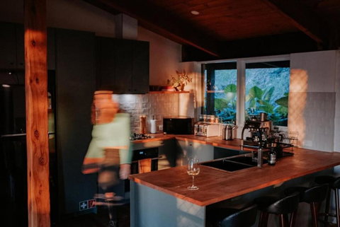 Healesville Mud Brick Hideaway - Accommodation in Bendigo 0