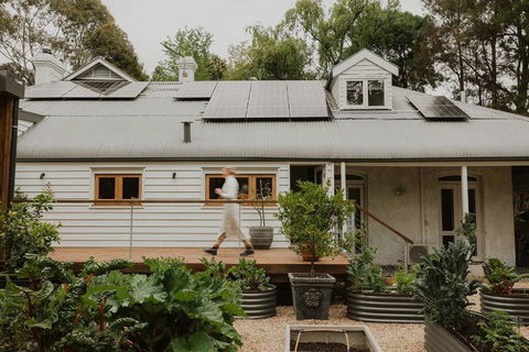 Herrings House, An Iconic Designer Nature Retreat - Accommodation in Bendigo 0
