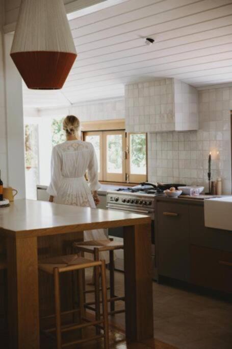 Herrings House, An Iconic Designer Nature Retreat - Accommodation in Bendigo 3