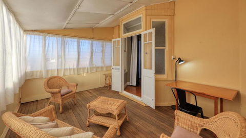 Hotel Corones - Accommodation in Bendigo 1