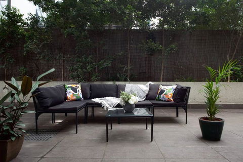 Huge 3 Bed Camperdown Garden Apt W Parking Aircon - Accommodation in Bendigo 1