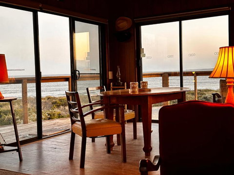 IdleWild - Secluded Absolute Beachfront Escape - Accommodation in Bendigo 1