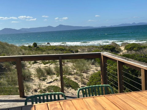 IdleWild - Secluded Absolute Beachfront Escape - Accommodation in Bendigo 0