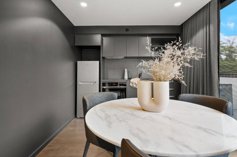 Immaculate Braddon Studio With Accessible Bathroom - Accommodation in Bendigo 2