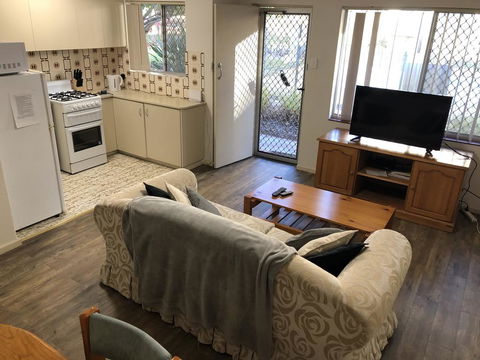 Affordable Comfortable Inglewood Apartment+Pool - Accommodation in Bendigo 3