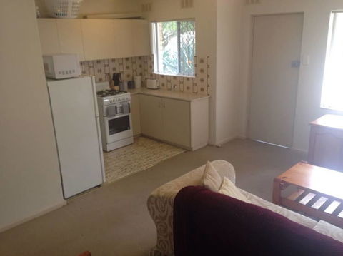 Affordable Comfortable Inglewood Apartment+Pool - Accommodation in Bendigo 0
