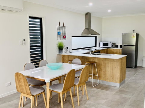 AIRLIE BEACH Delight. Hop, Skip Jump To Everything - Accommodation in Bendigo 2