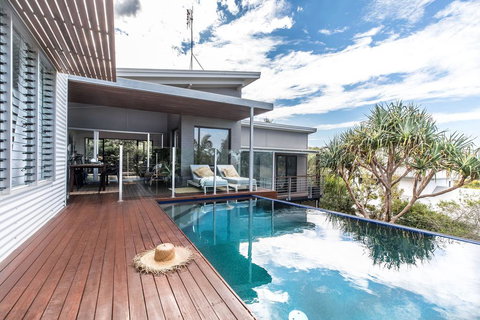 Akoakoa - Sunrise Beach - Accommodation in Bendigo 0