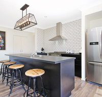 Alpine Knights Stylish Luxury - Accommodation in Bendigo