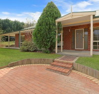 Alpine Mist - Spacious 5 bedroom home - Accommodation in Bendigo
