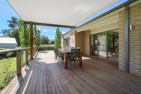 Always Bright - A Bright Escape - Accommodation in Bendigo 3